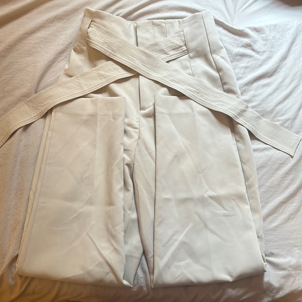 Off white Zara pants size small, new with tags